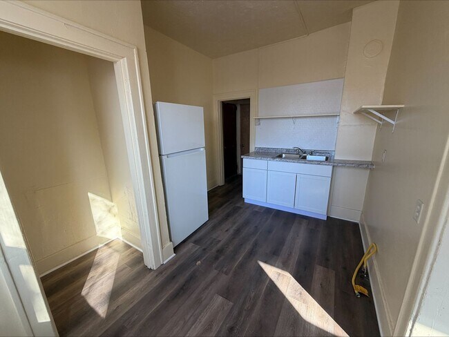 Photo - 2 bed 1 bath House for rent!