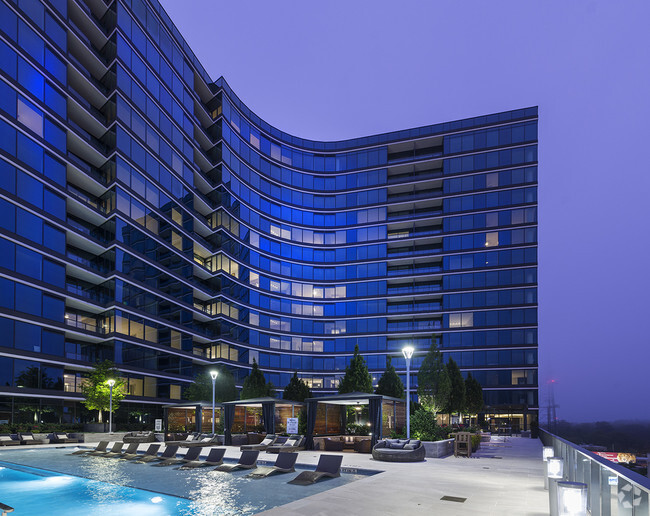 6th Floor Pool - Hanover Buckhead Village Rental