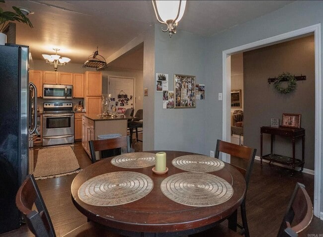 Photo - 4542 Edgemere Rd