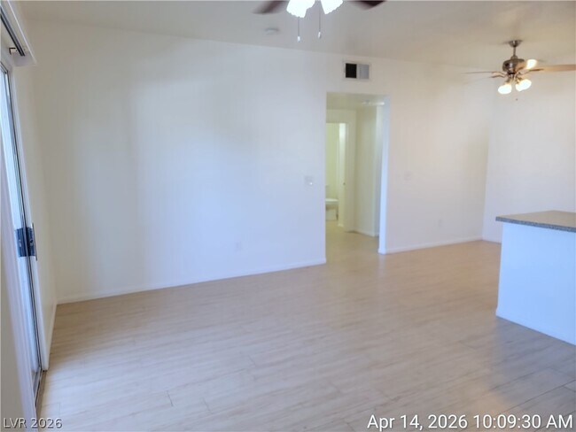 Photo - 5650 E Sahara Ave Unidad 2007