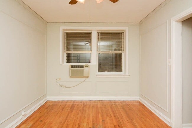 Photo - 823 W Wolfram St Unit 201