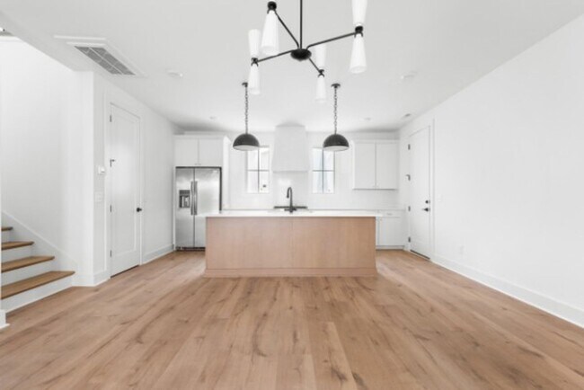 Photo - 1814 Stewart Pl