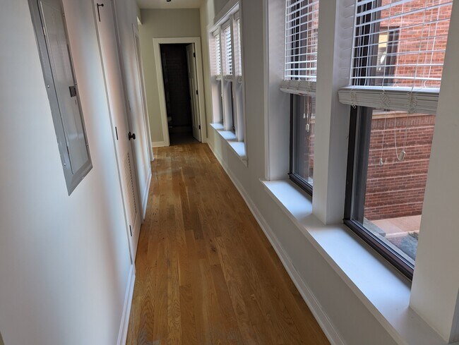 Photo - 2211 W Eastwood Ave Unit 3