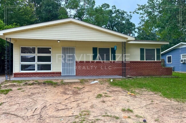 Building Photo - Move-in Ready Rental