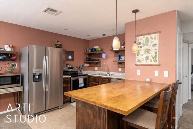 Photo - Beautiful 2-bedroom 2-bathroom upstairs un...