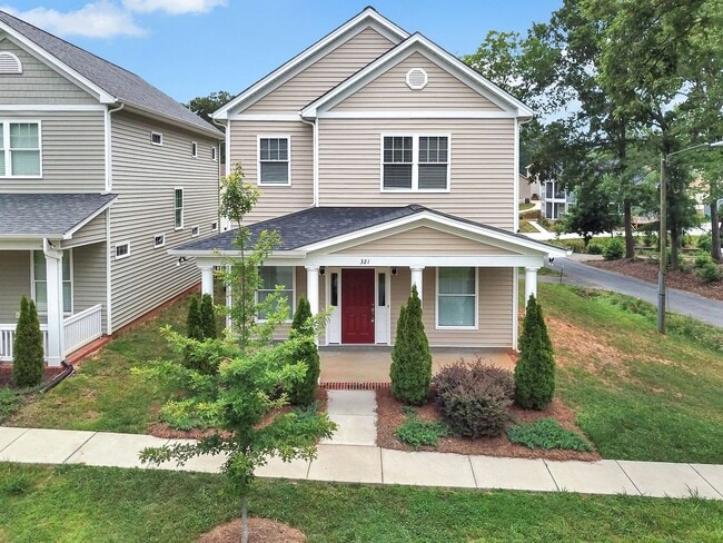 Building Photo - Two Story Cottage In Historic Waxhaw Rental