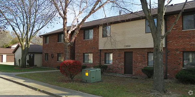 Building Photo - 2-bed 1-bath condo located in Urbana!