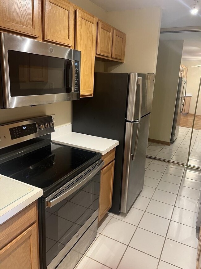 Photo - 1043 S York Rd Unit 606