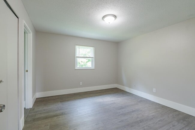 Photo - 209 N Woodland Dr