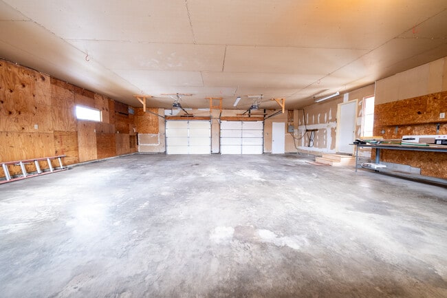 Photo - 22925 Oakdale Dr