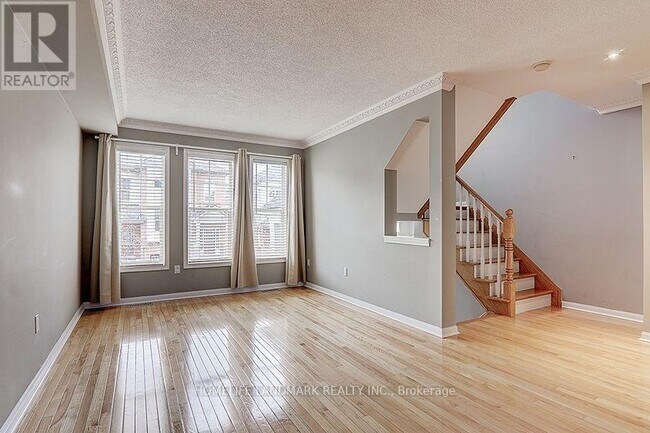 Photo - 5980 Whitehorn Ave