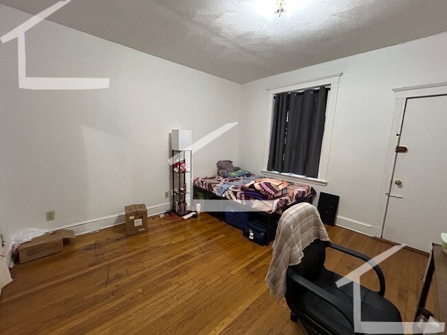 Photo - Great 4 Bed Available 8/1/26