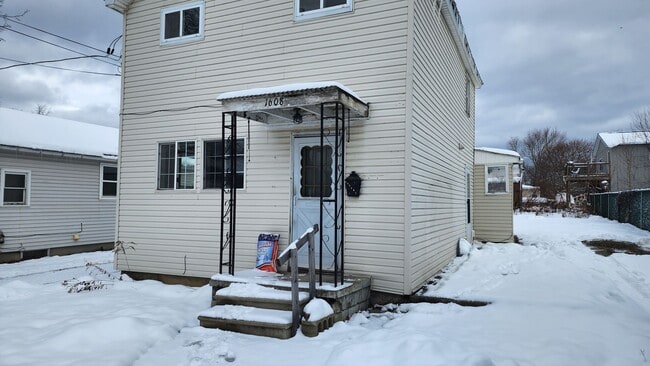 Building Photo - 1608-1608 1/2 Avenue B Unit Apartment 1608