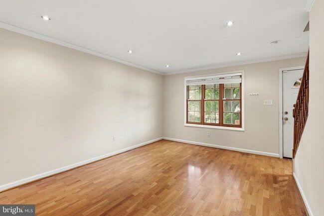Photo - 627 N Alfred St