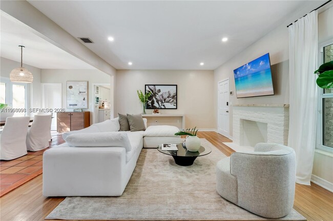 Photo - 414 Camilo Ave