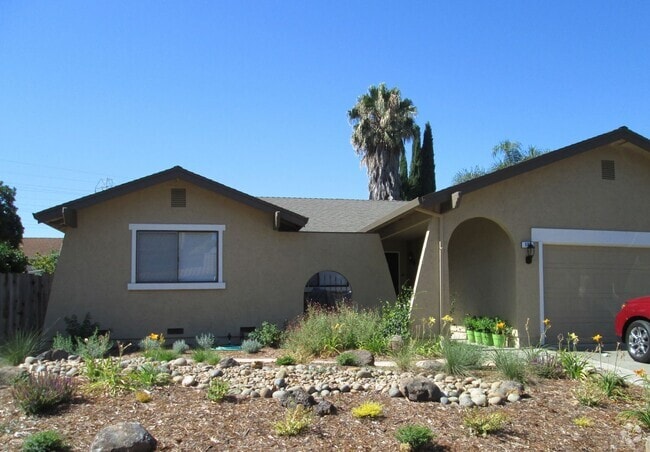 Building Photo - 130 Quietwood Dr Rental