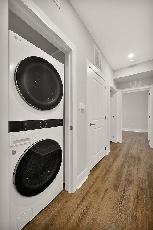 Pointe Grand Full Size Washer Dryer - Pointe Grand Yulee
