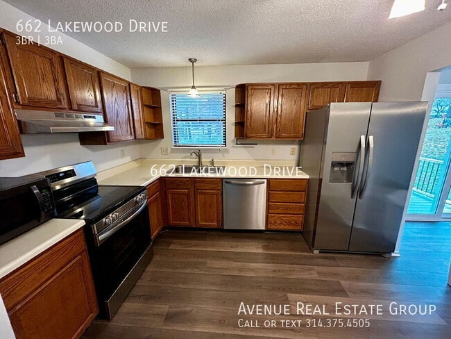 Photo - 662 Lakewood Dr