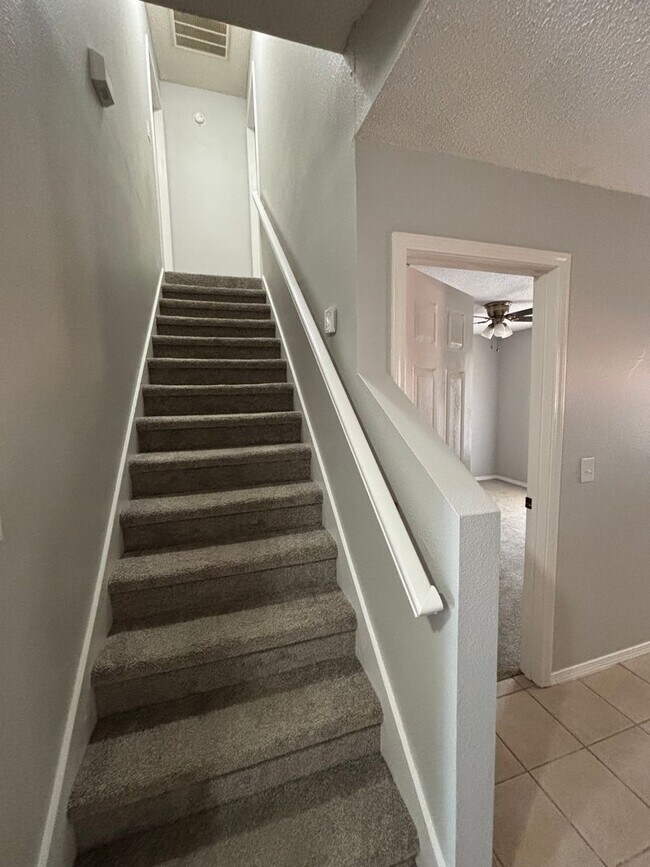 Photo - 3409 SW Victoria Pl Unit 3409 SW Victoria Pl Apt 2