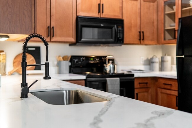 Kitchen Sink - Grove at Sterling Ridge