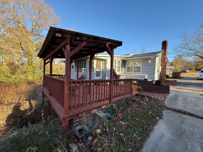 Photo - 3 Bedroom/1 Bath home for rent