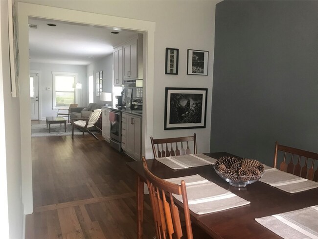 Photo - Hyde Park gem with Casita!!!