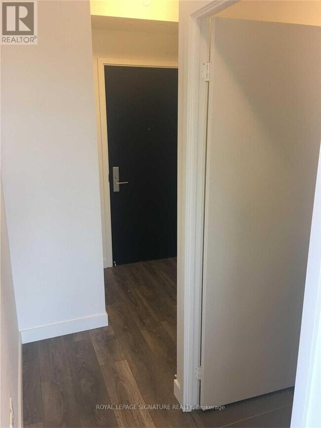 Photo - 8 Eglinton Ave E Unit 4005