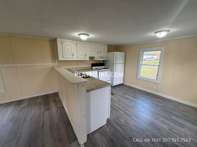 8 Hall Dr