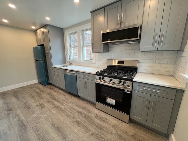 Photo - Lovely 2 Bed 2 Bath Gardens House w Terrace