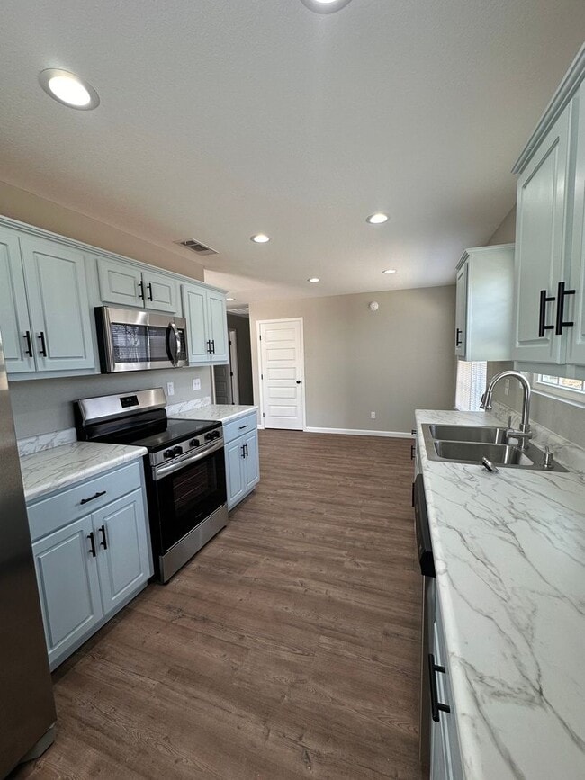 Building Photo - 3 Bed 2 Bath New Construction Home