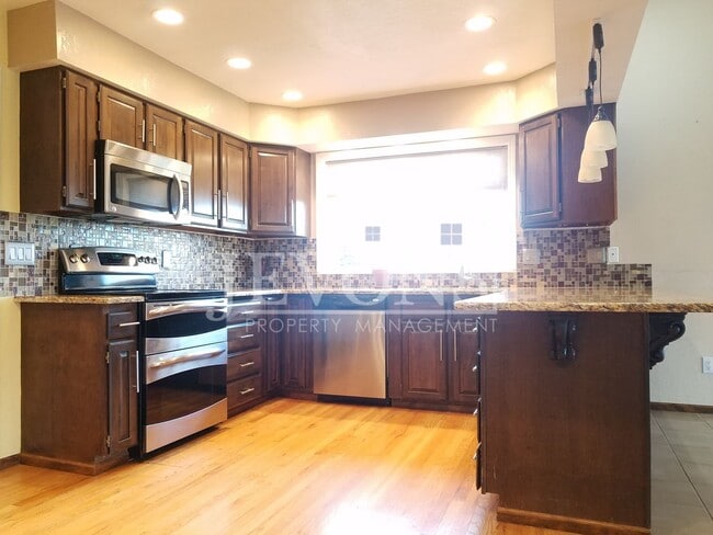 10405 Estes Rd