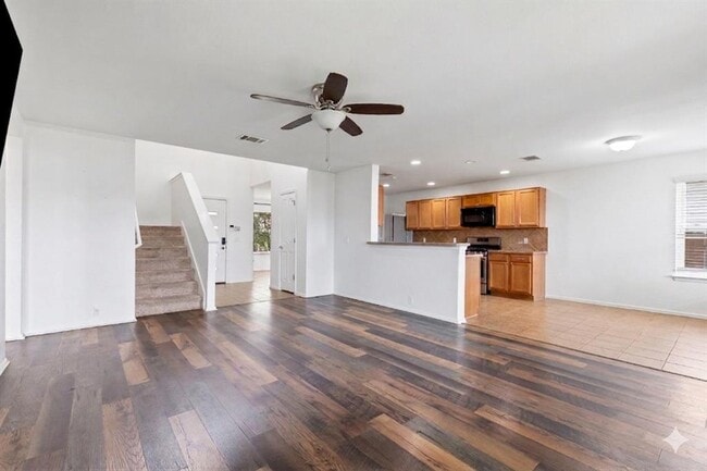 Photo - 1121 Sweet Gum Dr