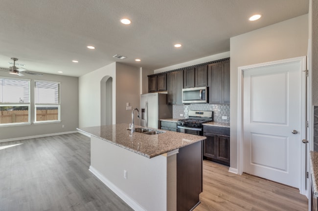 Photo - 5327 Bruno St