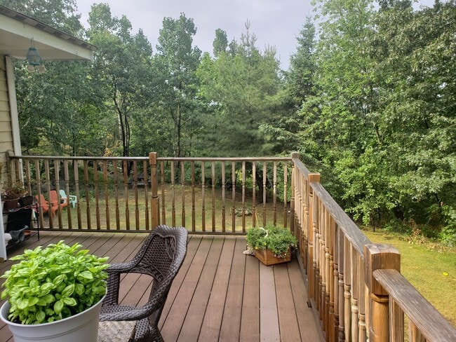 1 acre yard with gardens - 25 Pinehurst Rd