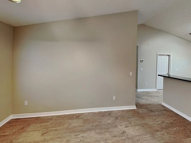 Photo - 15582 Moss Hollow Dr