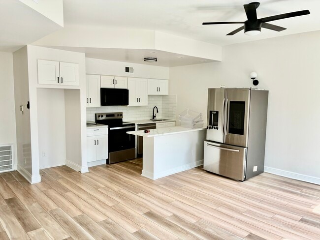 Photo - 2747 Armand Pl Unit 2F