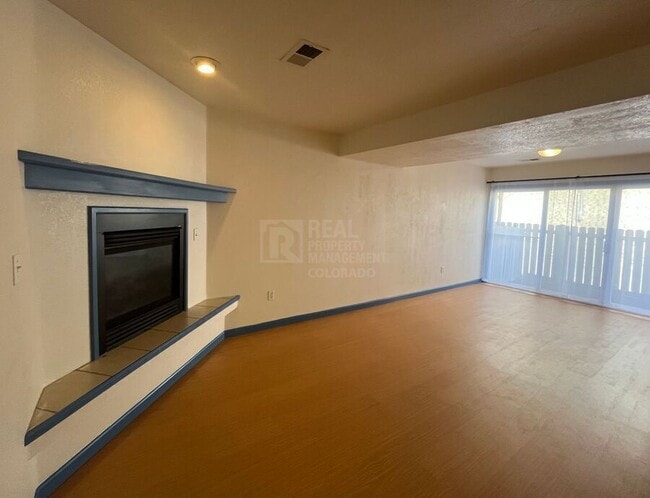 Photo - 911 Tulip St