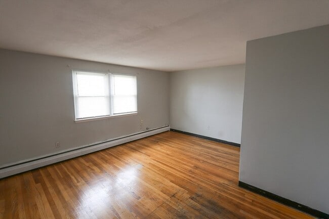 12 Essex St Unit 6