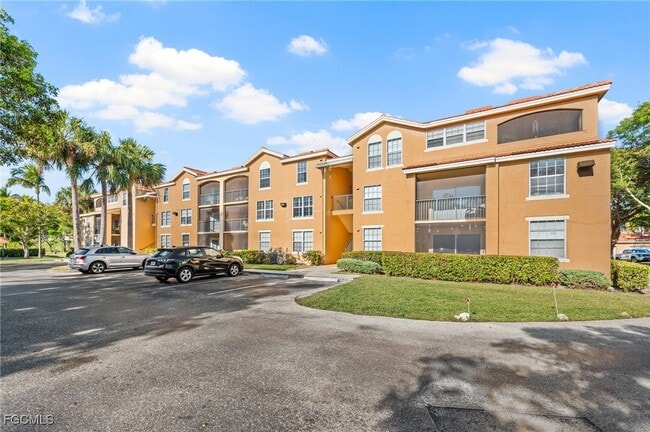 Building Photo - 8735 River Homes Lane Unit 6204
