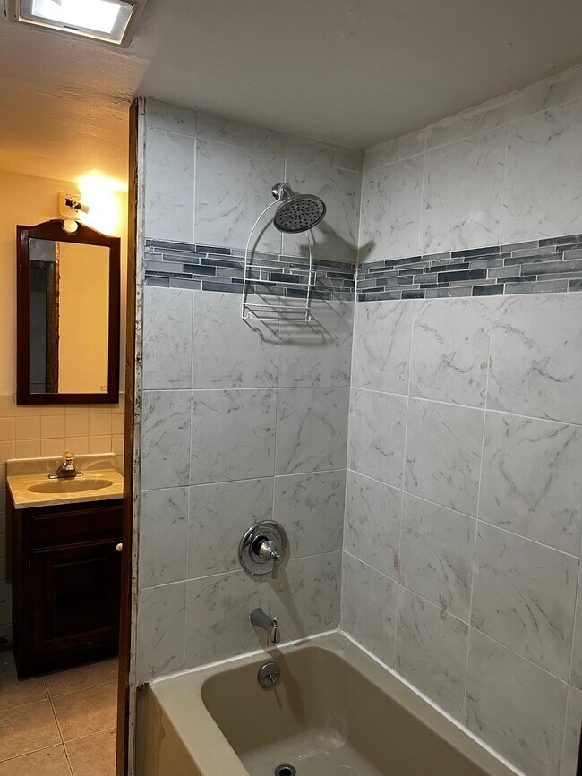 2436 Guilderland Ave Apartments Schenectady, NY