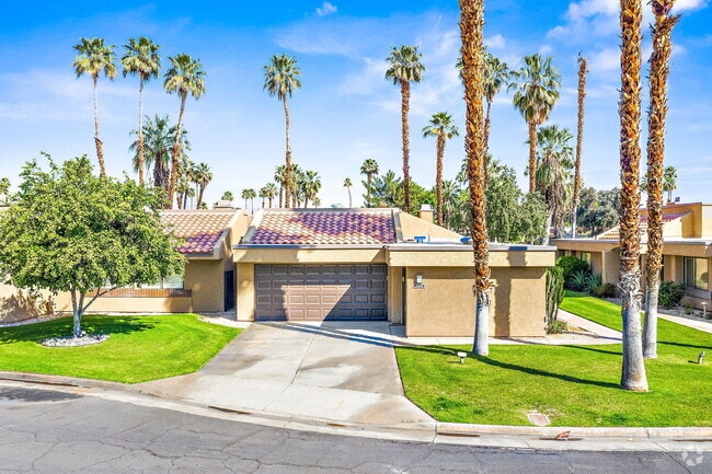 Building Photo - 7452 Regency Dr Rental