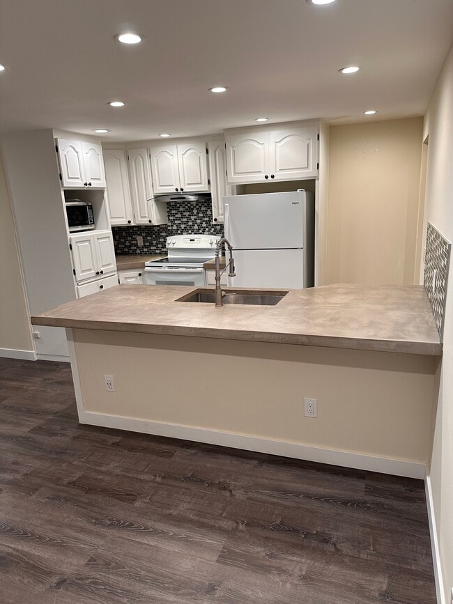 Photo - 2405 SW 106th St