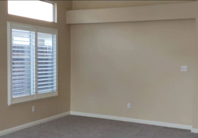 Photo - 4 bedroom, 2 bath Home