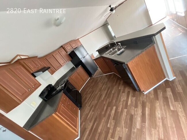 Photo - 2820 East Raintree-
