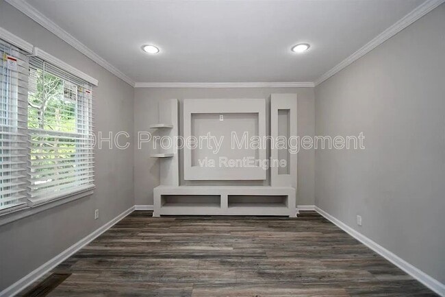 Photo - 1394 Alverado Way