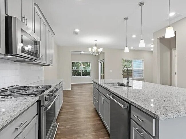 Photo - 1829 Lynwood Ln