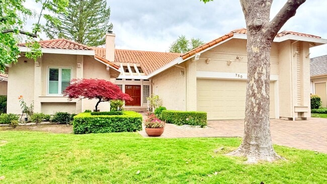 750 Liquidamber Pl