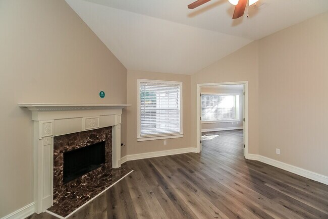 Photo - 93 Gleneagles Way