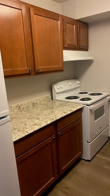 Apartment Home Kitchen - Pine Harbor Apartments