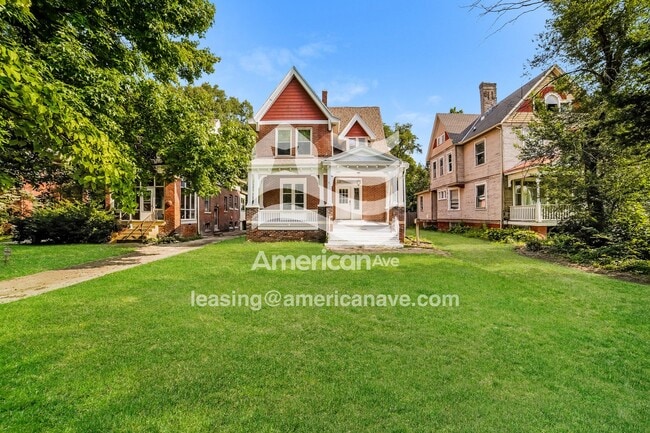 Building Photo - 519 E Frye Ave